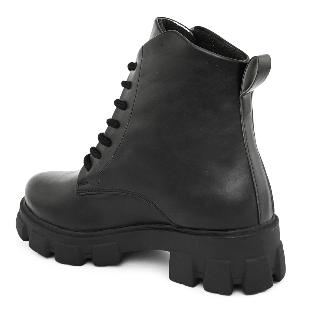 Longwalk Women Modern Chunky Boots